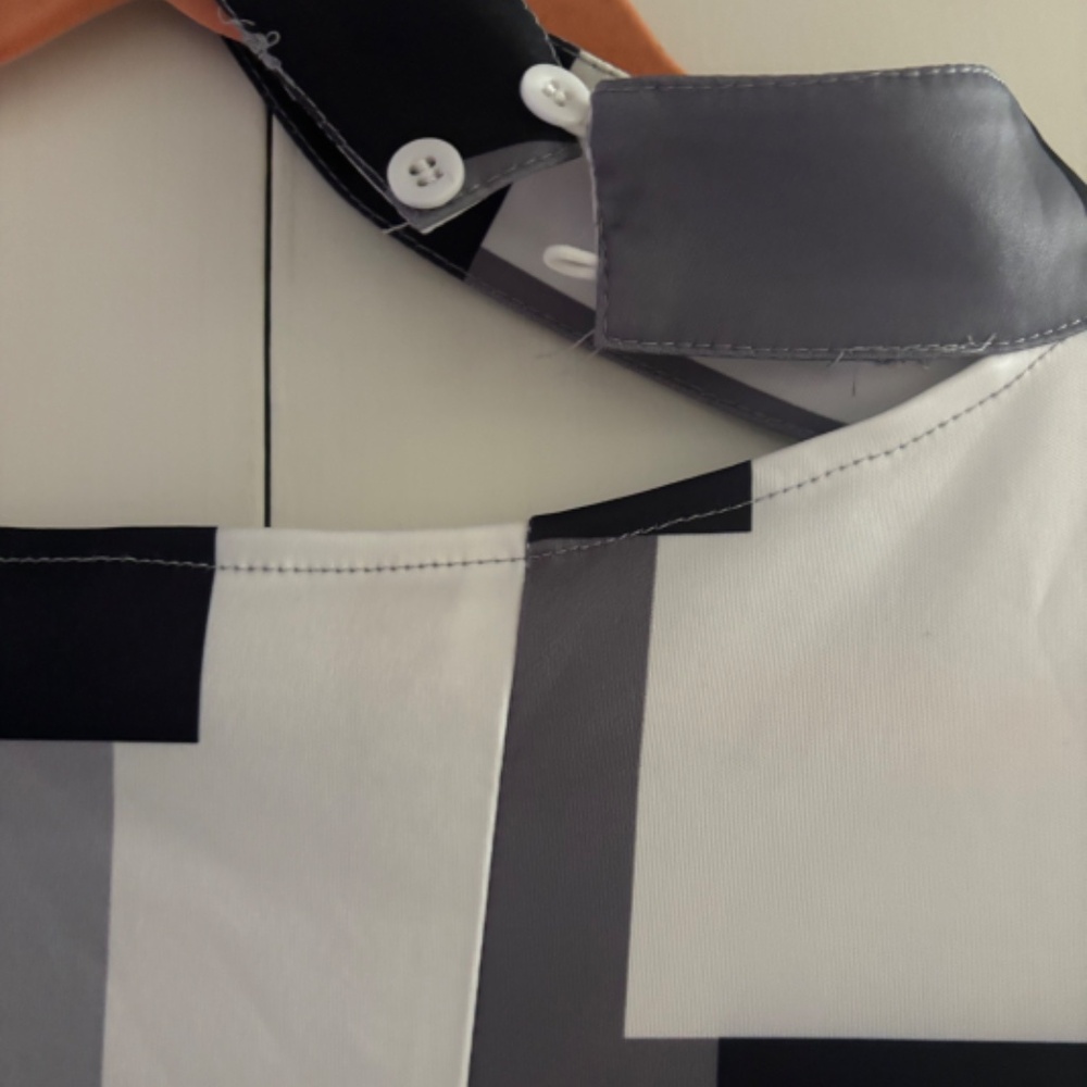Two Polyester tops - Picture 8 of 11